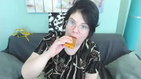 Everly online show from 03-07-25, 05:18