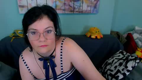 Everly online show from 04-17-26, 07:33