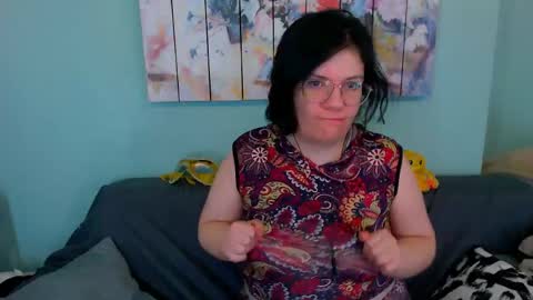 Snapshot of everly_rays chatting on 05-16-26, 10:47 Everly online show from 05-16-26, 10:47