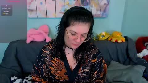 Snapshot of everly_rays chatting on 05-31-26, 12:45 Everly online show from 05-31-26, 12:45