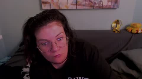 Everly online show from 06-17-26, 04:52