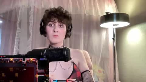 Snapshot of evermoore_24 chatting on 01-29-25, 04:47 ever moore online show from 01-29-25, 04:47