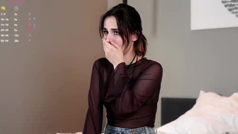 Snapshot of evervessi chatting on 10-27-25, 03:54 Anita online show from 10-27-25, 03:54