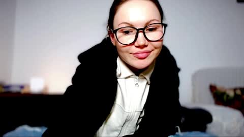 Goddes 1 online show from 04-19-26, 08:00