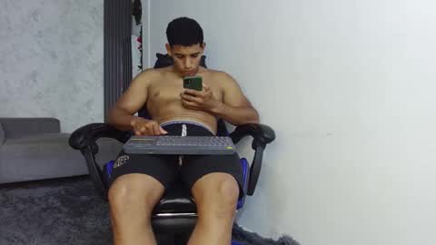 luis online show from 11-24-25, 07:57