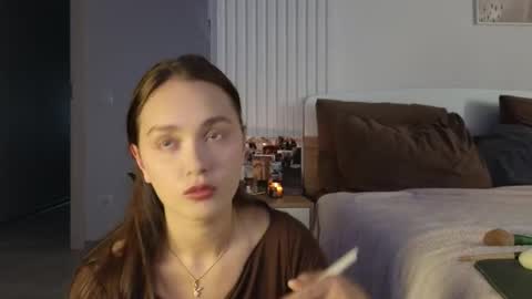 evi_woow online show from 09-11-25, 09:48