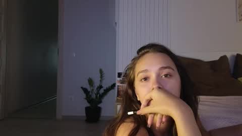 evi_woow online show from 09-15-25, 09:26