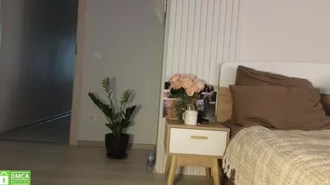 evi_woow online show from 10-25-25, 09:20