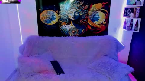 Snapshot of evie99_ chatting on 02-13-25, 07:10 Evie99 online show from 02-13-25, 07:10