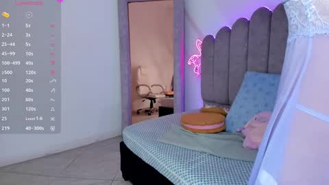 My name is Evie  nice to meet you  really get to know me better private is open  online show from 09-25-25, 11:08
