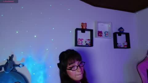 Snapshot of evie_cloud chatting on 01-06-26, 05:11 Evie Cloud online show from 01-06-26, 05:11