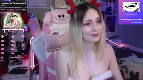 Snapshot of evie_rosen chatting on 01-01-25, 12:53 Evie online show from 01-01-25, 12:53