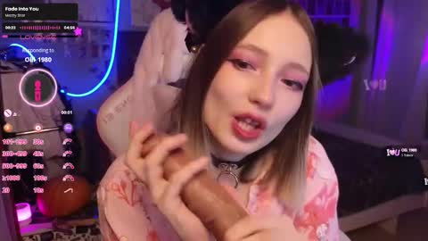 Snapshot of evie_rosen chatting on 11-01-25, 08:44 Evie online show from 11-01-25, 08:44