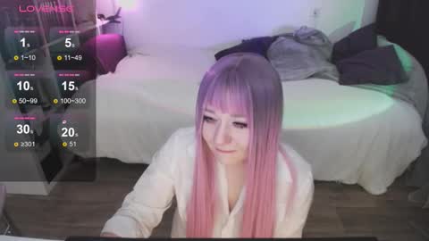 Snapshot of eviecuster chatting on 02-12-26, 09:43 Im gonna be on in 2 hours online show from 02-12-26, 09:43