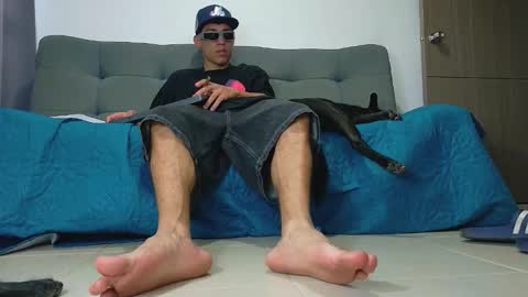 Snapshot of evil_boss1 chatting on 05-12-26, 11:02 evil_boss1 online show from 05-12-26, 11:02