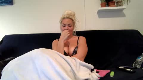 Badblondebunny online show from 01-05-25, 03:53