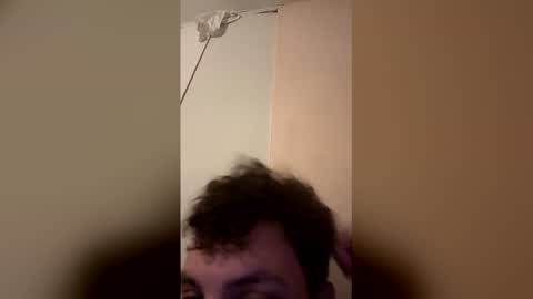 Snapshot of evon3395 chatting on 01-12-26, 01:22 evon3395 online show from 01-12-26, 01:22