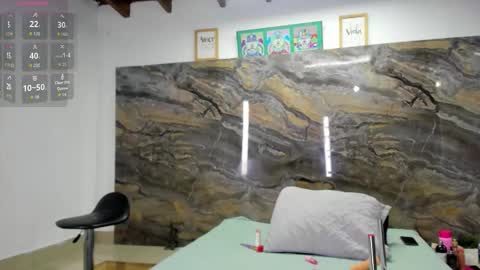 Snapshot of evy_connor chatting on 12-04-25, 11:30 evy_connor online show from 12-04-25, 11:30