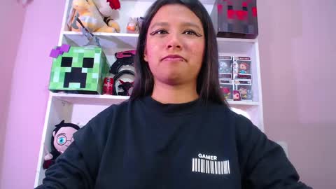 Snapshot of evybubbles_ chatting on 09-11-25, 05:57 Im Evy online show from 09-11-25, 05:57