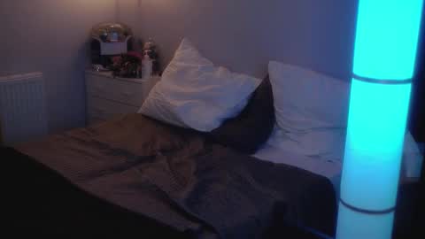 Snapshot of ex_angel chatting on 02-25-25, 02:22 Alyson online show from 02-25-25, 02:22