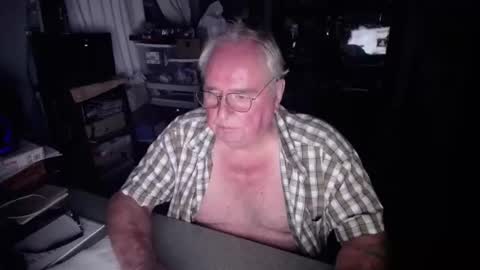 EXCEOS online show from 10-26-25, 02:34