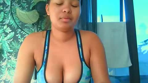 Snapshot of exclusivecourtney chatting on 05-09-26, 05:45 courtney online show from 05-09-26, 05:45