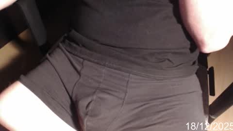 Snapshot of exhib_l0ver chatting on 12-18-25, 02:56 exhib_l0ver online show from 12-18-25, 02:56