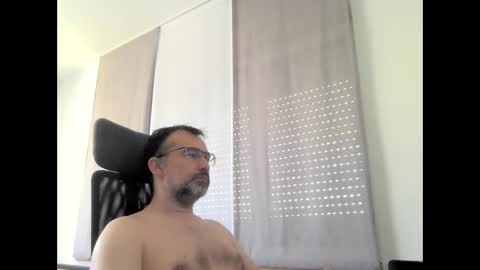 exhibit77 online show from 05-09-26, 08:30