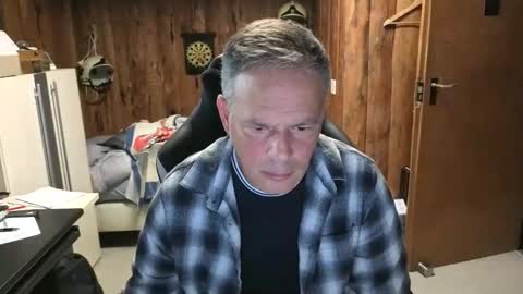 Snapshot of exibe1219 chatting on 10-21-25, 09:21 exibe1219 online show from 10-21-25, 09:21