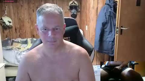 Snapshot of exibe1219 chatting on 07-17-26, 10:22 exibe1219 online show from 07-17-26, 10:22