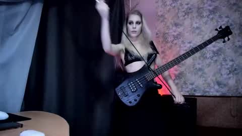 Snapshot of exorty chatting on 09-08-25, 09:36 my real name is Irene but Exo is oke too online show from 09-08-25, 09:36