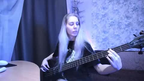 Snapshot of exorty chatting on 09-12-25, 01:49 my real name is Irene but Exo is oke too online show from 09-12-25, 01:49