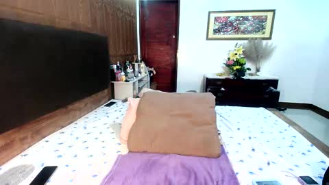 voloptous mommy angel online show from 10-11-25, 02:55