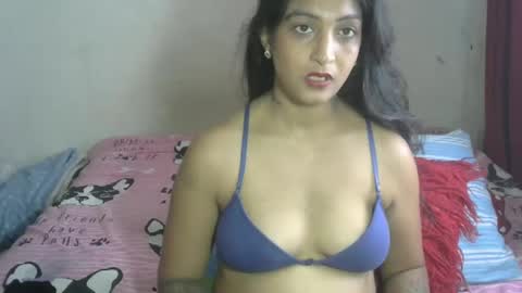 Snapshot of exotic_queen01 chatting on 02-16-25, 09:15 Amber online show from 02-16-25, 09:15