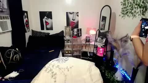 SHANTAL MARIE online show from 02-22-26, 10:47