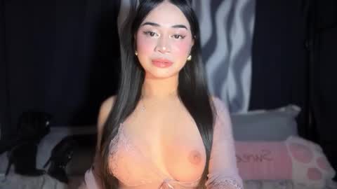 Snapshot of expensivets_chloe chatting on 10-01-25, 03:51 chloee online show from 10-01-25, 03:51