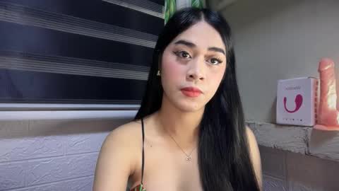 Snapshot of expensivets_chloe chatting on 10-30-25, 08:53 chloee online show from 10-30-25, 08:53