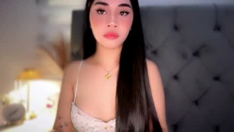 Snapshot of expensivets_chloe chatting on 04-26-26, 07:17 chloee online show from 04-26-26, 07:17