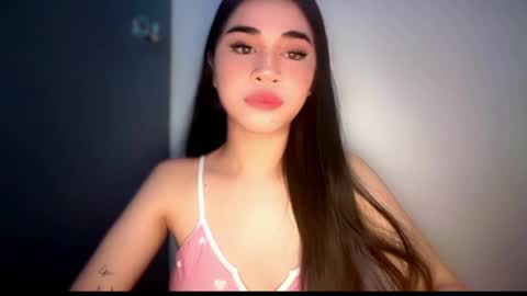 Snapshot of expensivets_chloe chatting on 05-18-26, 08:20 chloee online show from 05-18-26, 08:20