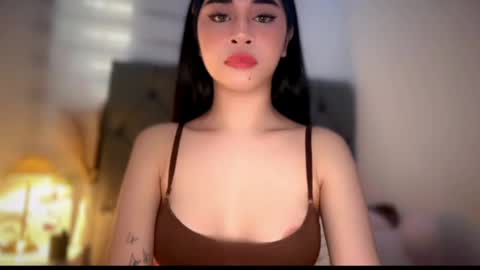 Snapshot of expensivets_chloe chatting on 05-21-26, 05:03 chloee online show from 05-21-26, 05:03