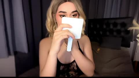 Snapshot of expensivets_chloe chatting on 06-03-26, 09:42 chloee online show from 06-03-26, 09:42