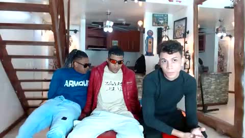 extrangers online show from 12-08-24, 12:19