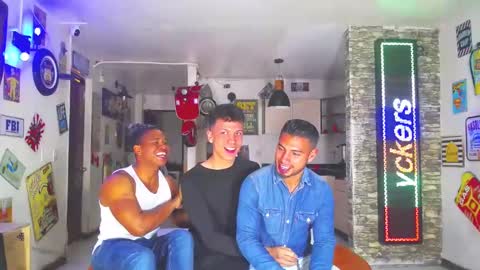 extrangers online show from 02-08-25, 12:06