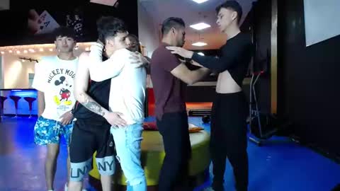 extrangers online show from 02-11-25, 12:16