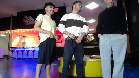 extrangers online show from 02-16-25, 12:10