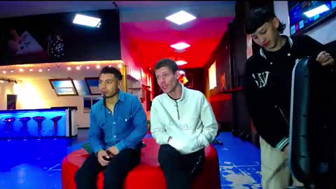 extrangers online show from 09-16-25, 11:33