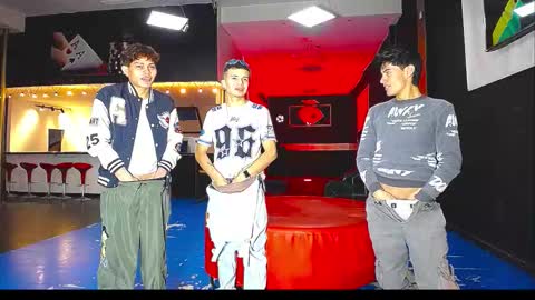 extrangers online show from 11-07-25, 01:55