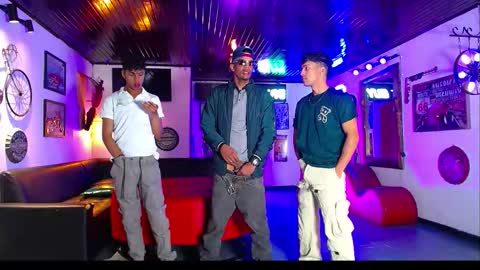 extrangers online show from 02-05-26, 01:16