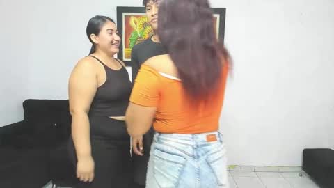 Snapshot of extremehotsex840 chatting on 01-17-26, 01:49 Nicole Ostyn and Michel online show from 01-17-26, 01:49