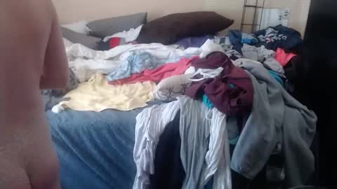 Snapshot of eyeswall0w chatting on 10-21-25, 03:46 eyeswall0w online show from 10-21-25, 03:46